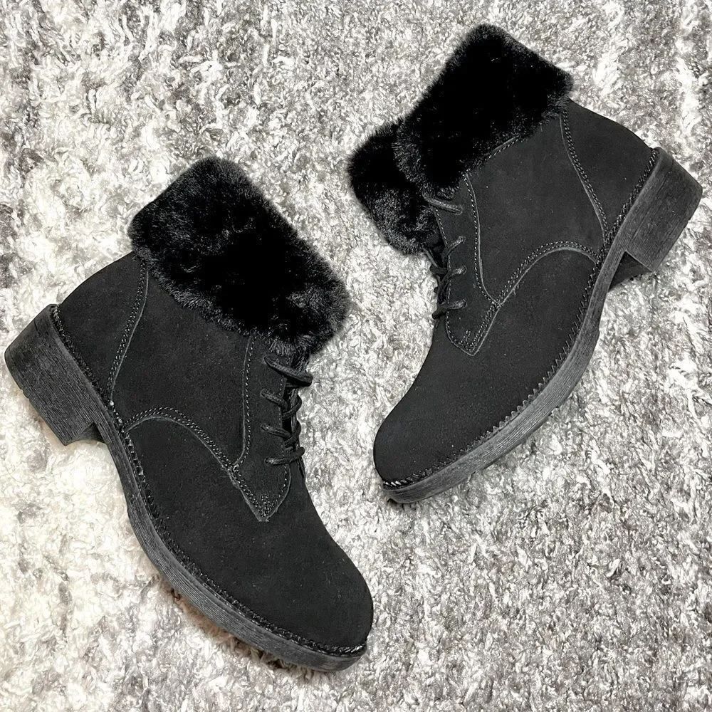 NWOB Skechers Elm Ankle Boots